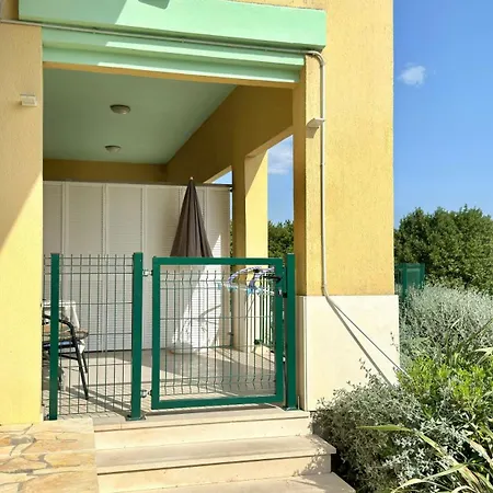 Villamar Beachfront With Free Private Parking * Рабац
