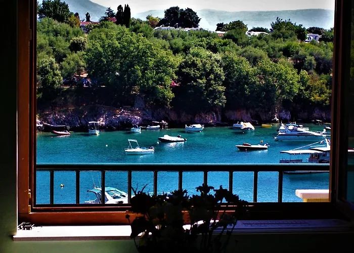 Villamar Beachfront With Free Private Parking Rabac