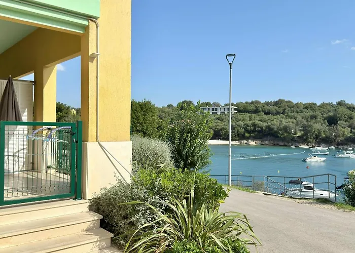 Villamar Beachfront With Free Private Parking Rabac