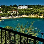 Apartament Villamar Beachfront With Free Private Parking *