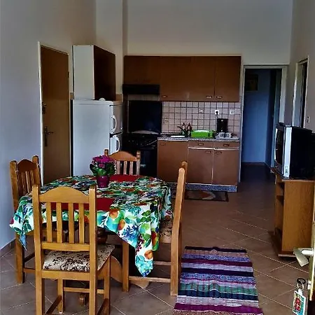 Villamar Beachfront With Free Private Parking * Rabac