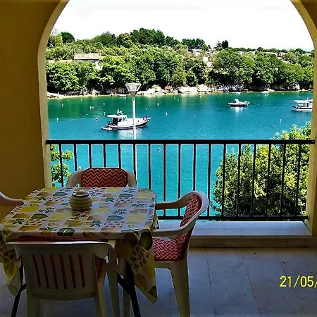 Villamar Beachfront With Free Private Parking Rabac