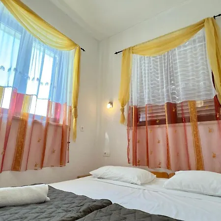 Villamar Beachfront With Free Private Parking Apartamento Rabac