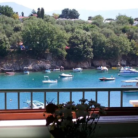 Villamar Beachfront With Free Private Parking * Rabac